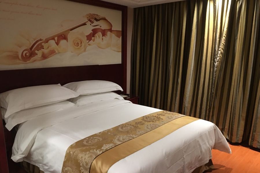 Khách sạn Vienna International 3*